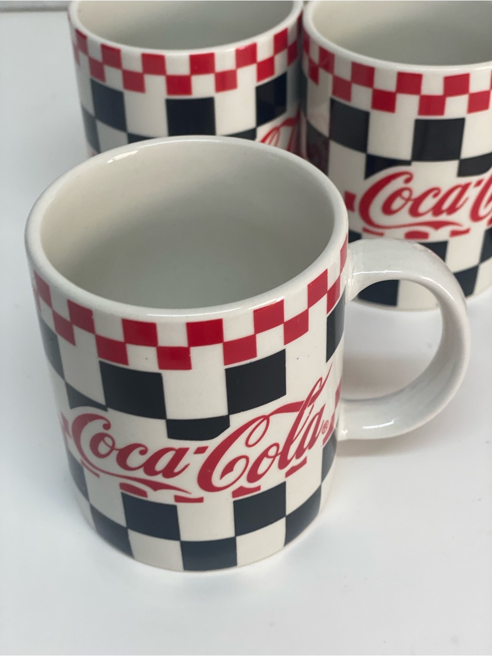 Gibson Coca-Cola Checkerboard Mugs Cups Set of 4 Vintage 1996 Red White Black - Picture 5 of 16